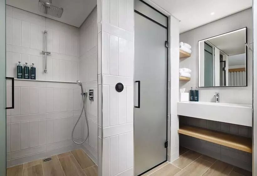 هتل Hilton Garden Inn Evora