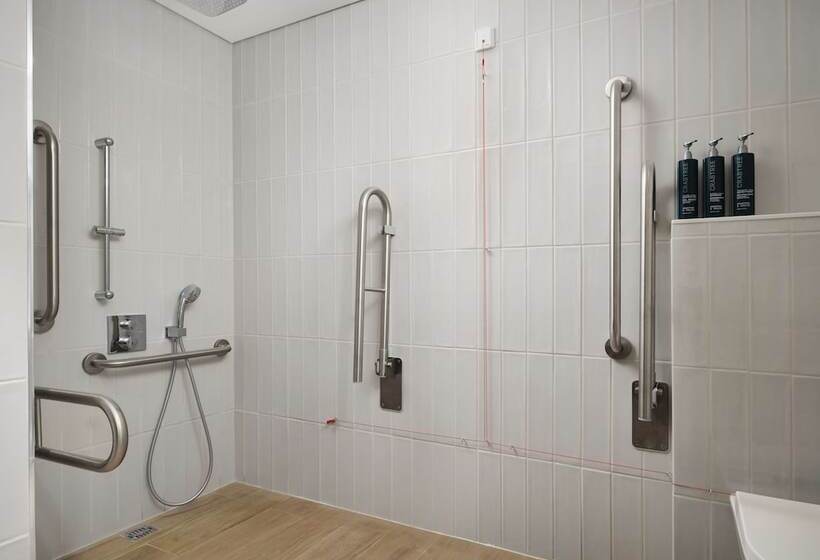 هتل Hilton Garden Inn Evora