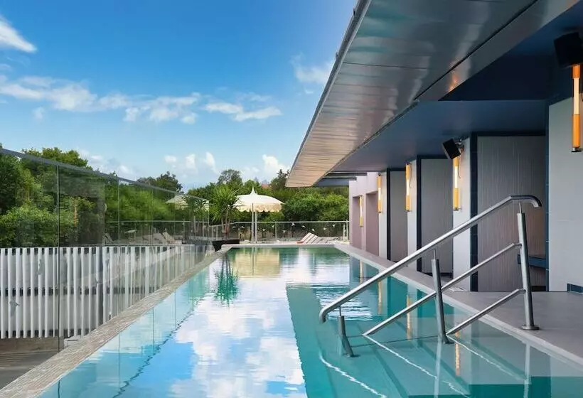 هتل Hilton Garden Inn Evora