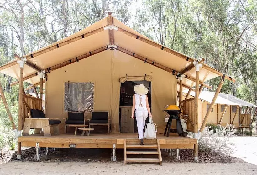 ホテル Koondrook Glamping Retreat