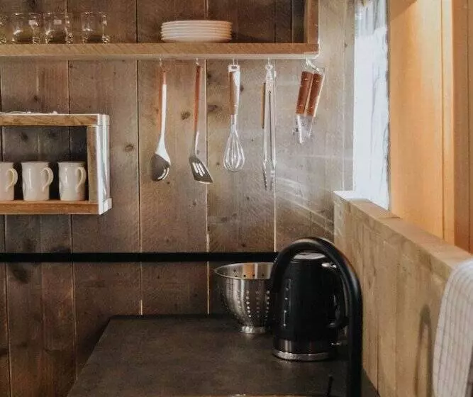 ホテル Koondrook Glamping Retreat