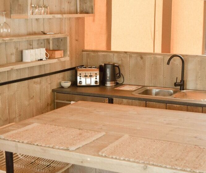 בית מלון כפרי Koondrook Glamping Retreat