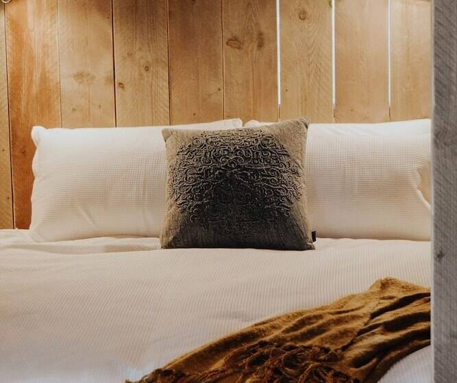 בית מלון כפרי Koondrook Glamping Retreat