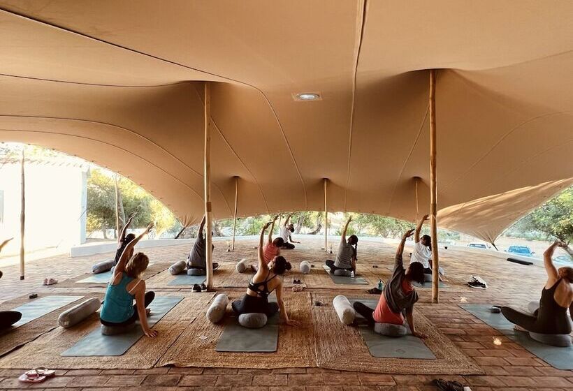 هتل Solar Alvura Health