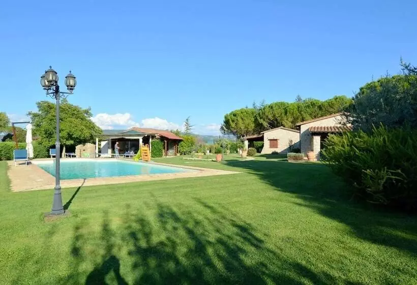 Inviting Cottage In Marsciano With Private Terrace