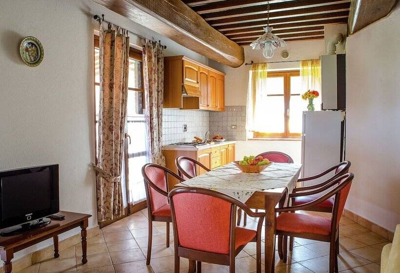 Inviting Cottage In Marsciano With Private Terrace