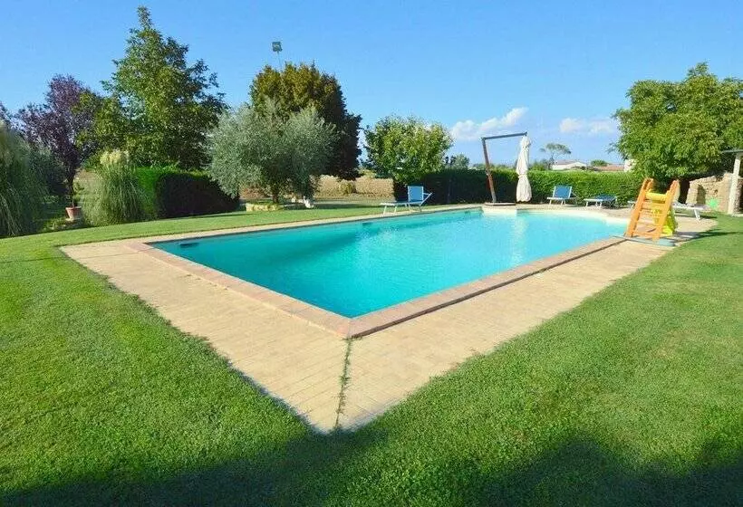 Inviting Cottage In Marsciano With Private Terrace