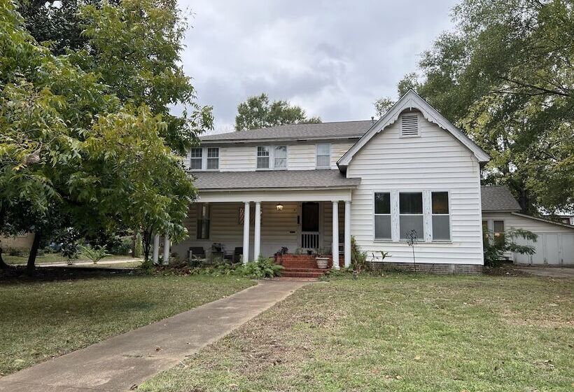 La Pension Nacogdoches