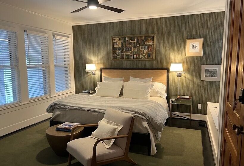 La Pension Nacogdoches