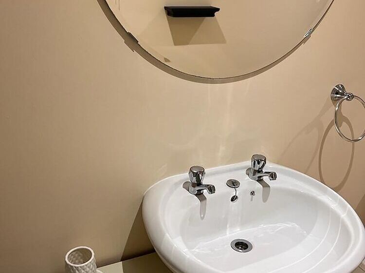 Lily Pad By Paymán Club