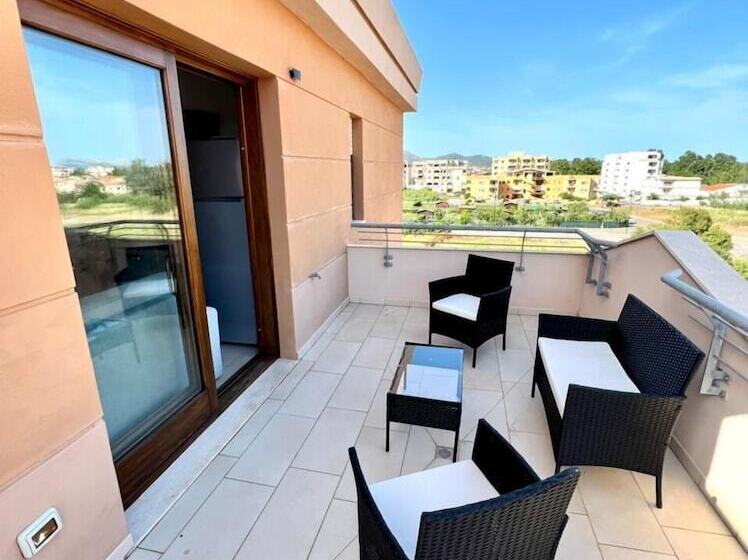 Modern Renovated Apartment In Olbia With