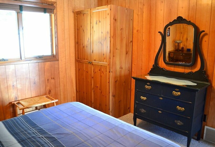 Nitschke S Northern Resort   Cabin #7