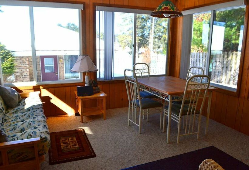 Nitschke S Northern Resort   Cabin #7