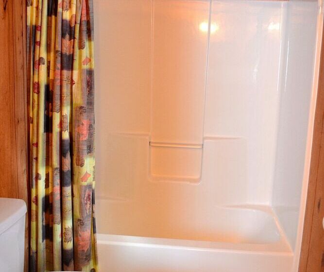 Nitschke S Northern Resort   Cabin #7