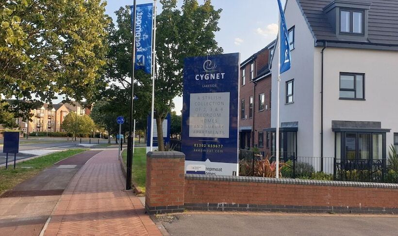 Резиденция Luxury Small Cozy House With Lake View