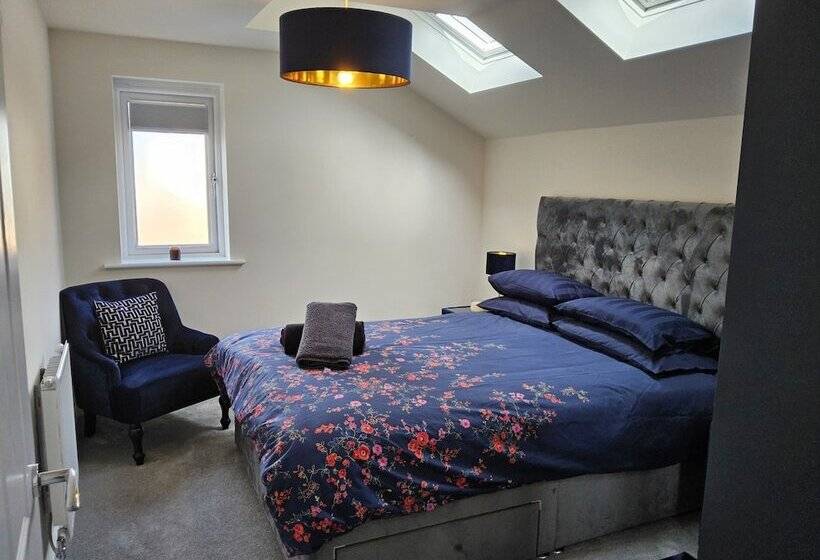 Резиденция Luxury Small Cozy House With Lake View