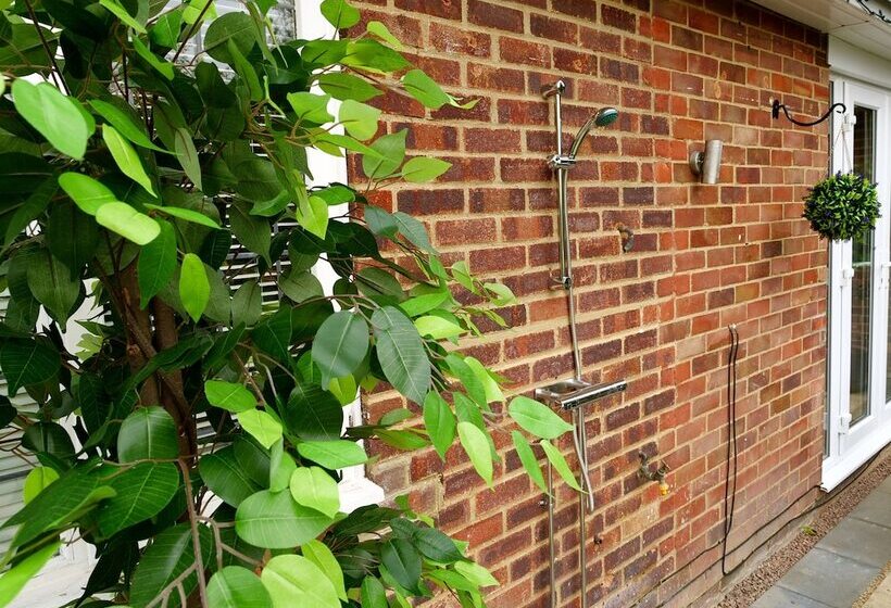 Резиденция Deluxe 4/5 Bed Hot Tub Cinema Room 15