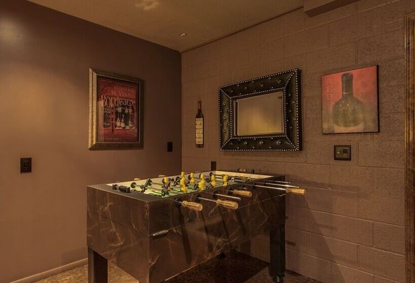 Spectacular Fountain Hills 5 Bdrm W/pool And Views