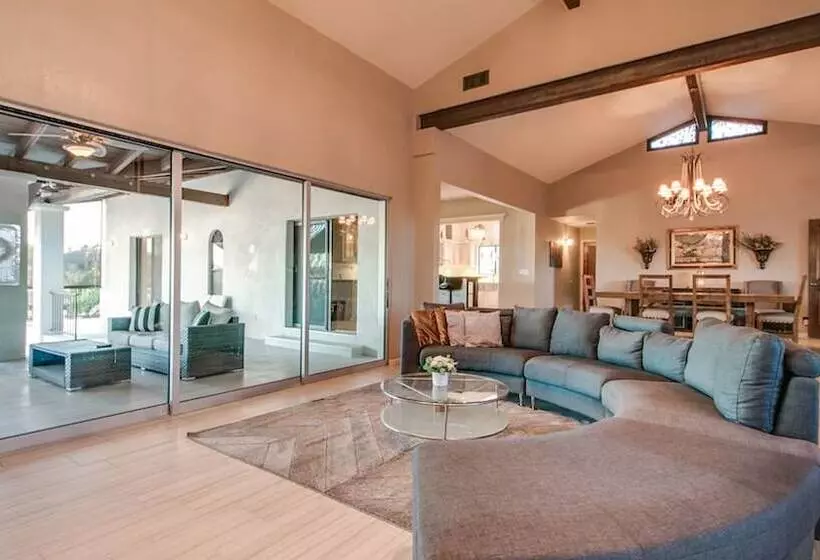 Spectacular Fountain Hills 5 Bdrm W/pool And Views