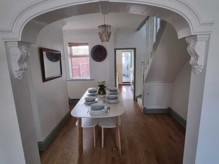 Stylishly Designed House Dartford