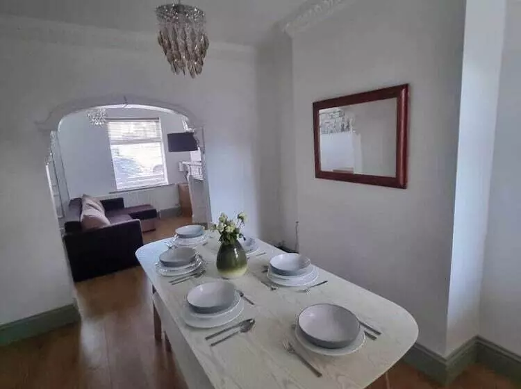 Stylishly Designed House Dartford