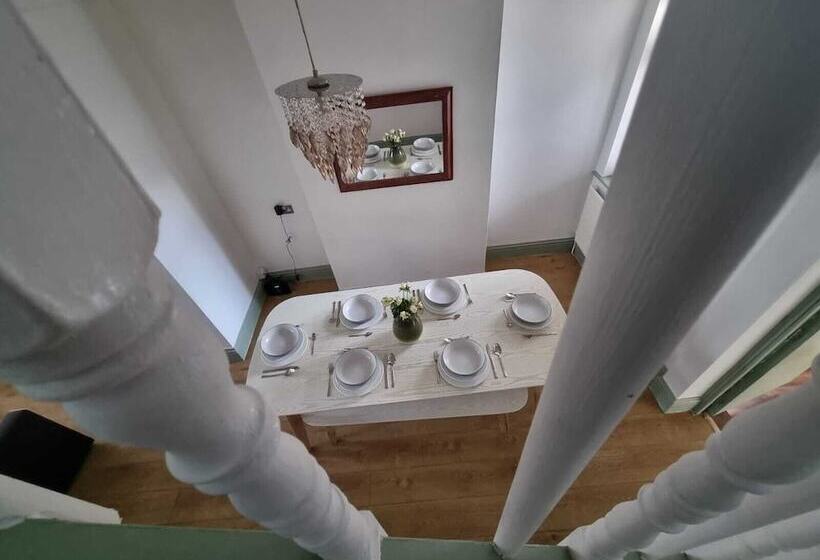 Stylishly Designed House Dartford