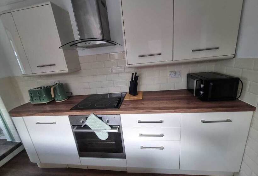 Stylishly Designed House Dartford