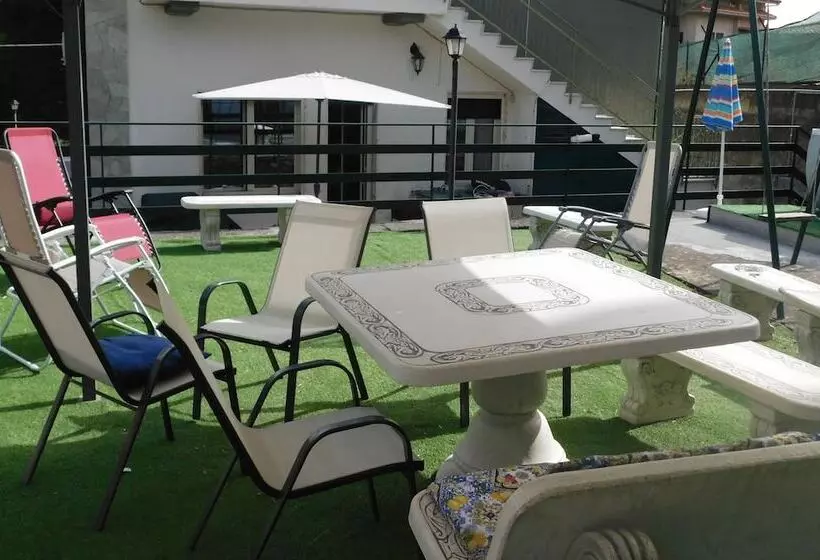 ベッドアンドブレックファースト Althea Etna Garden