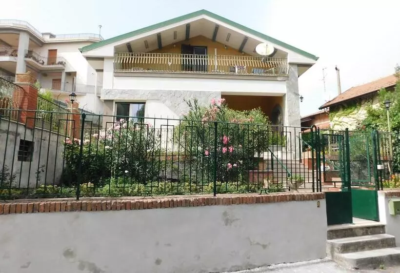 ベッドアンドブレックファースト Althea Etna Garden