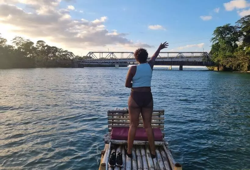 تختخواب و صبحانه Leisure Duplex At Csompo Silver Manor