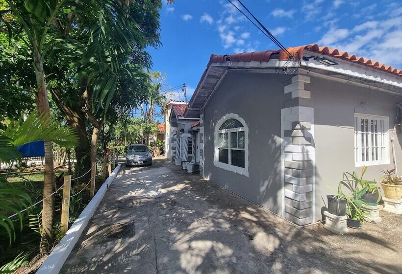 تختخواب و صبحانه Leisure Duplex At Csompo Silver Manor