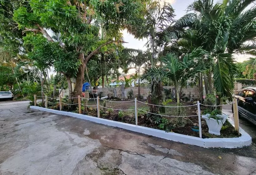 تختخواب و صبحانه Leisure Duplex At Csompo Silver Manor