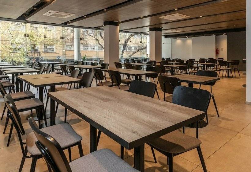 בית מלון כפרי M