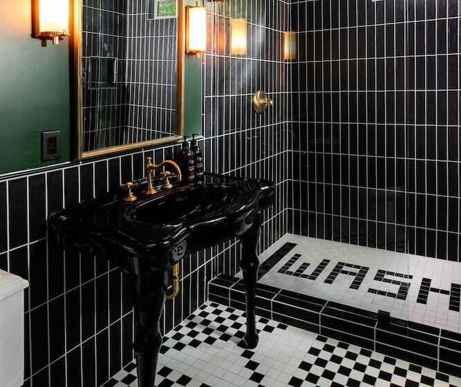 בית מלון כפרי N + P