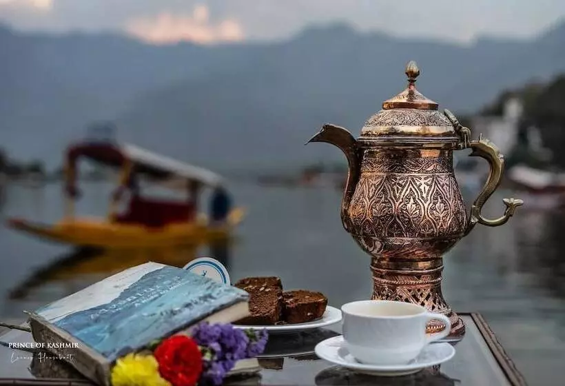 ホテル Prince Of Kashmir Luxury Houseboat