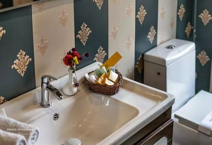 ホテル Prince Of Kashmir Luxury Houseboat