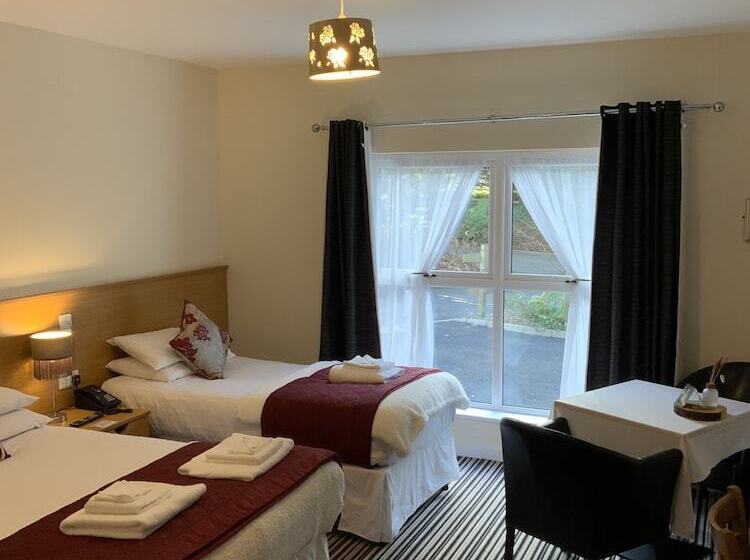 בית מלון כפרי The Hedges