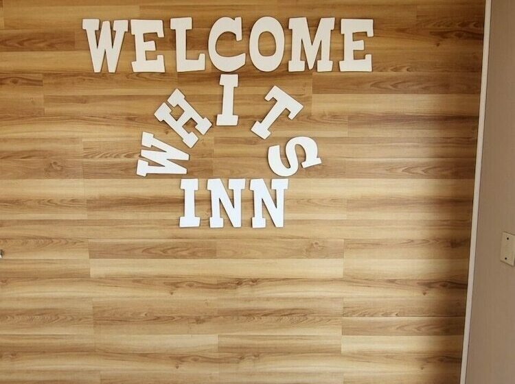 호텔 Whits Inn
