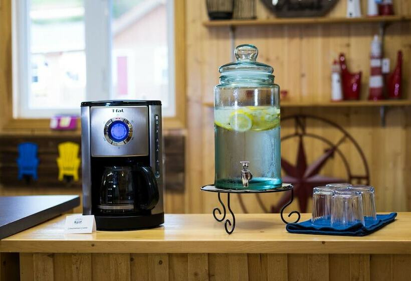 Middle Brook Cottages & Chalets