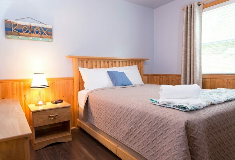 Middle Brook Cottages & Chalets