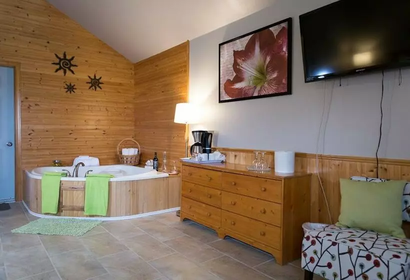 Middle Brook Cottages & Chalets