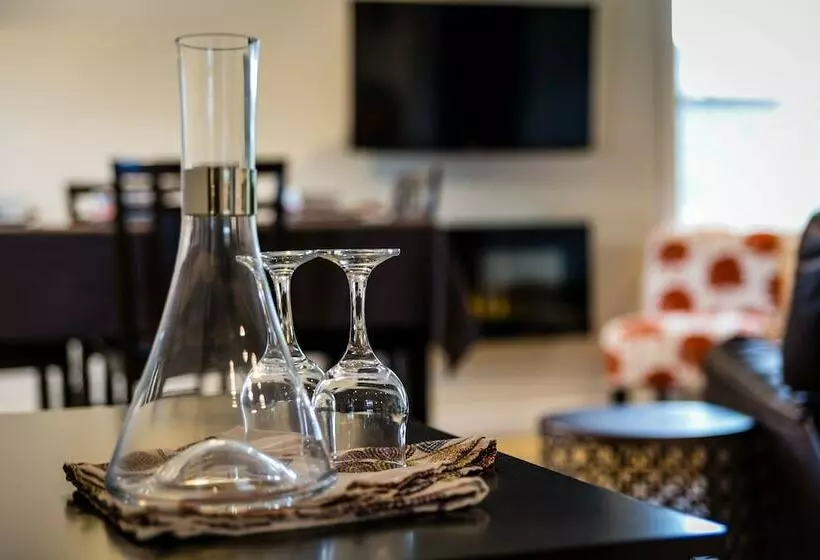 Middle Brook Cottages & Chalets