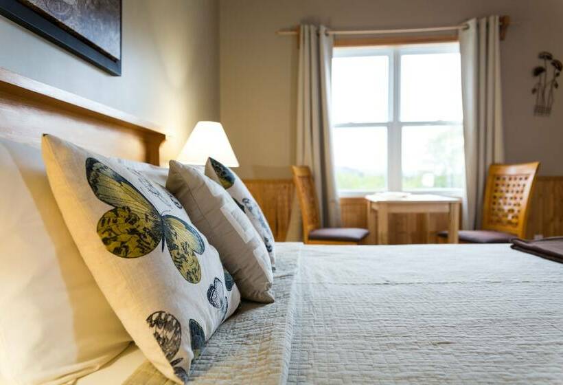 Middle Brook Cottages & Chalets