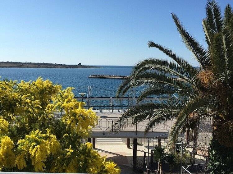 ペンション Guesthouse Punta Mira   Beachfront