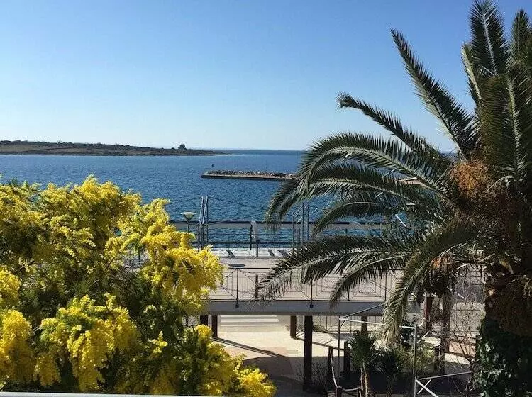 Majatalo Guesthouse Punta Mira   Beachfront