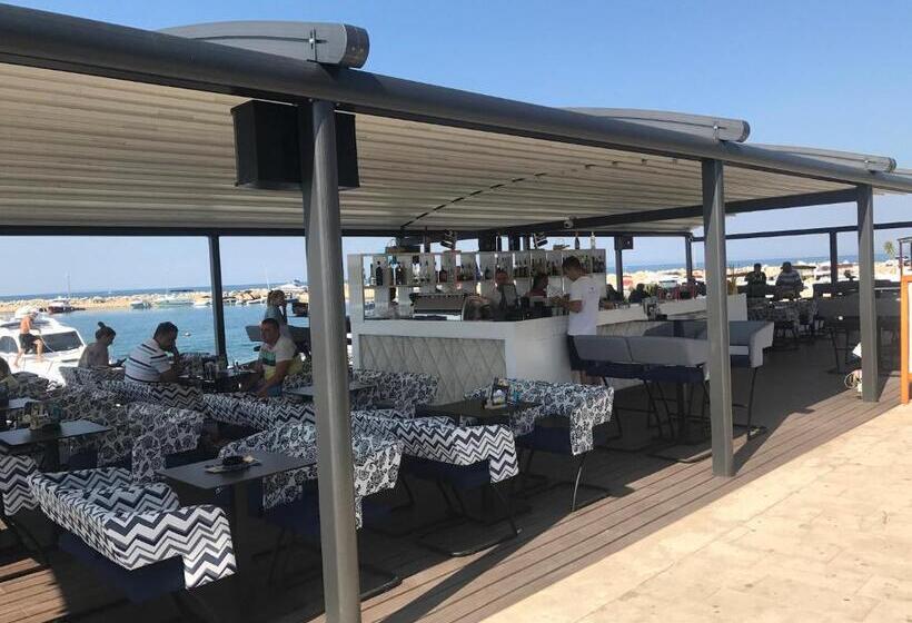 ペンション Guesthouse Punta Mira   Beachfront