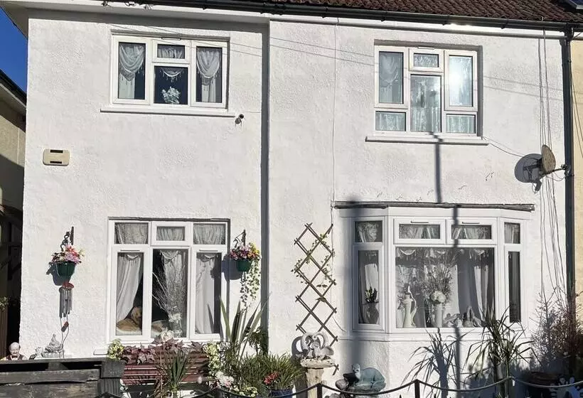 Residenssi Impeccable 2 Bed House In Weston Super Mare