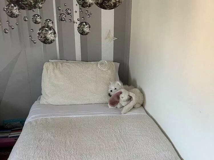 Residenssi Impeccable 2 Bed House In Weston Super Mare