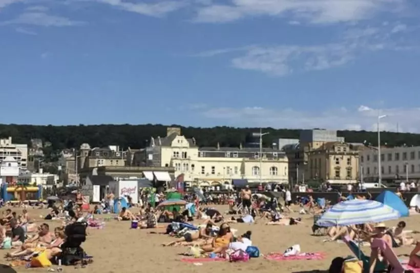 Residenssi Impeccable 2 Bed House In Weston Super Mare