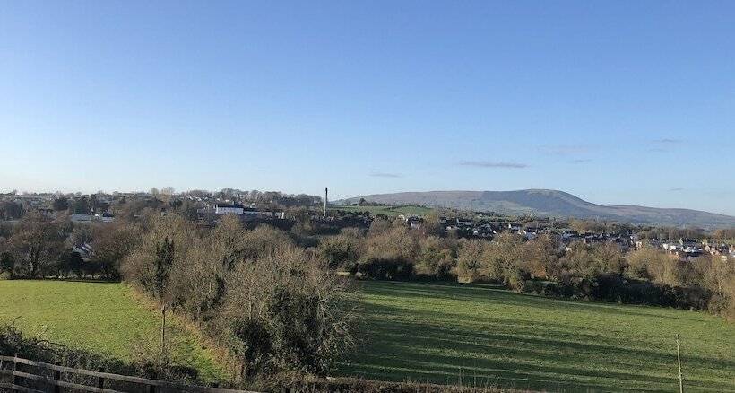 レジデンス Captivating & Cosy 4 Bedroom House In Magherafelt